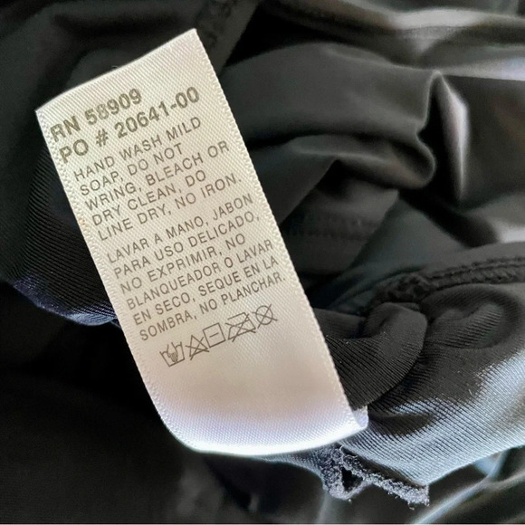 Gianni Bini black ruffle swimsuit size large - Picture 5 of 7